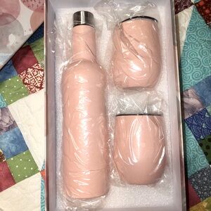 Thirty-One Valentine wine gift set